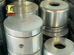 Lề Xoay (Bản Lề Cối) – Phụ Kiện Không Thể Thiếu Cho Cổng Cửa Sắt